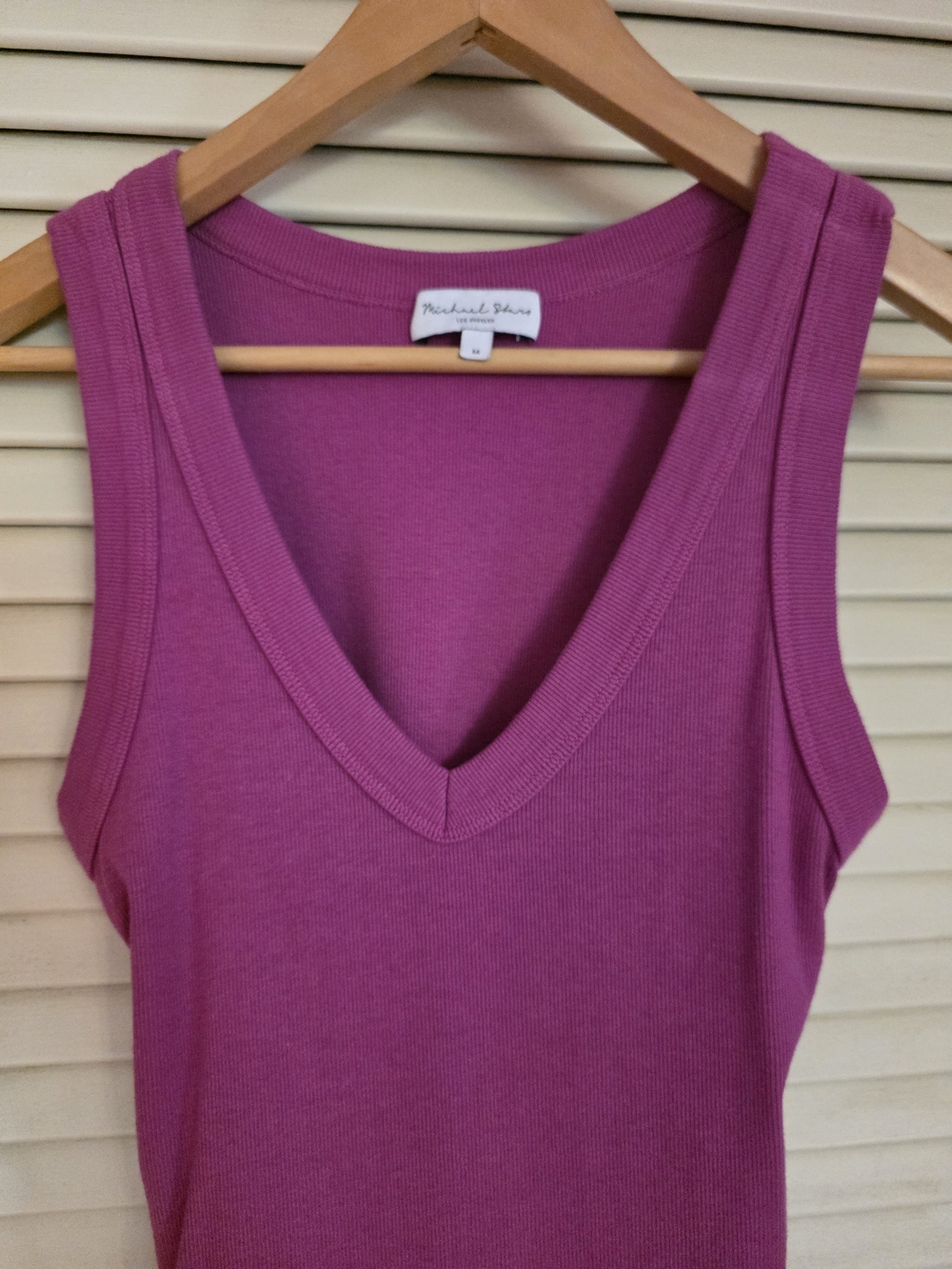 Michael Stars Pink V-Neck Berry Pink Ribbed Tank Top Size M
